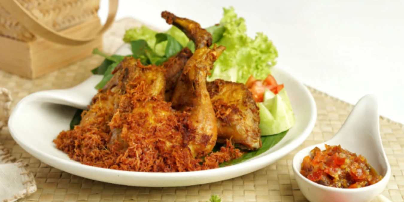 Rahasia Rasa Ayam Goreng yang Bikin Nenek-nenek Kembali ke RM Sri Jaya