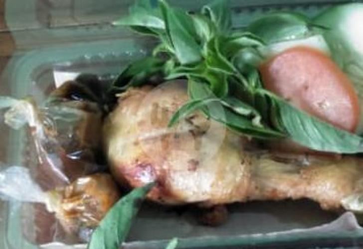 Rahasia Ayam Goreng yang Menyihir Hati di Cilacap